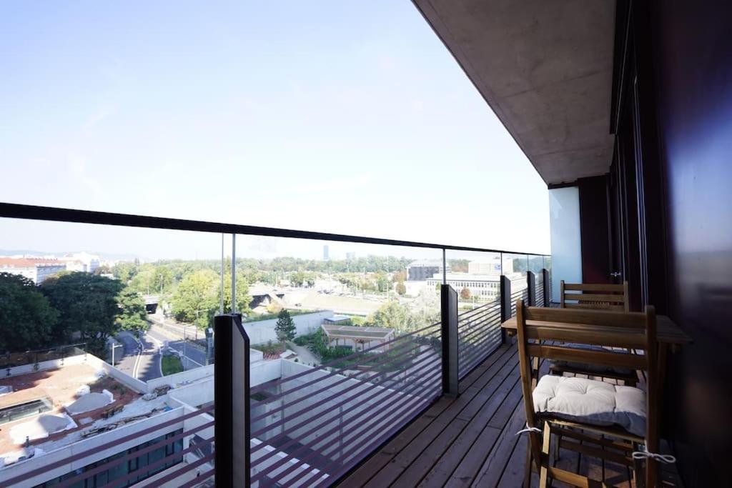 The High-Rise Condo With Pool Wien Exterior foto
