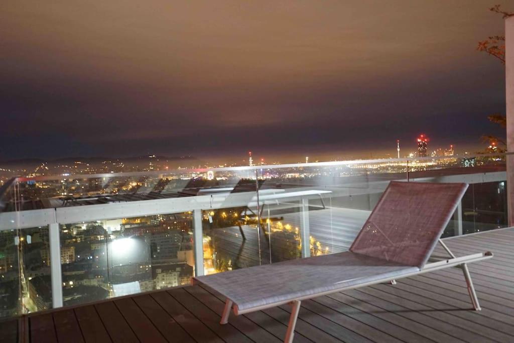 The High-Rise Condo With Pool Wien Exterior foto