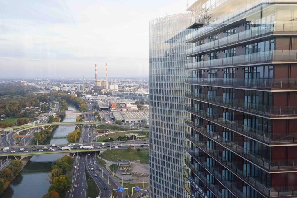 The High-Rise Condo With Pool Wien Exterior foto